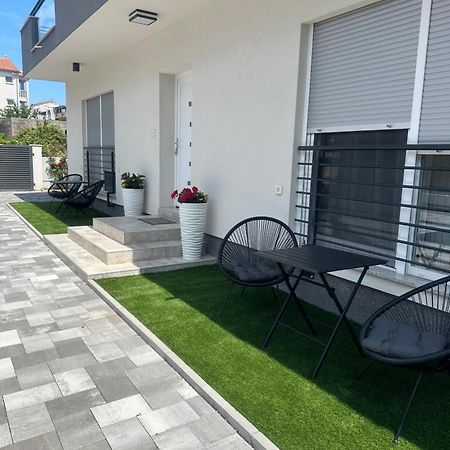 Holiday Apartments Ivano & Leo - Private Parking Zadar Eksteriør billede