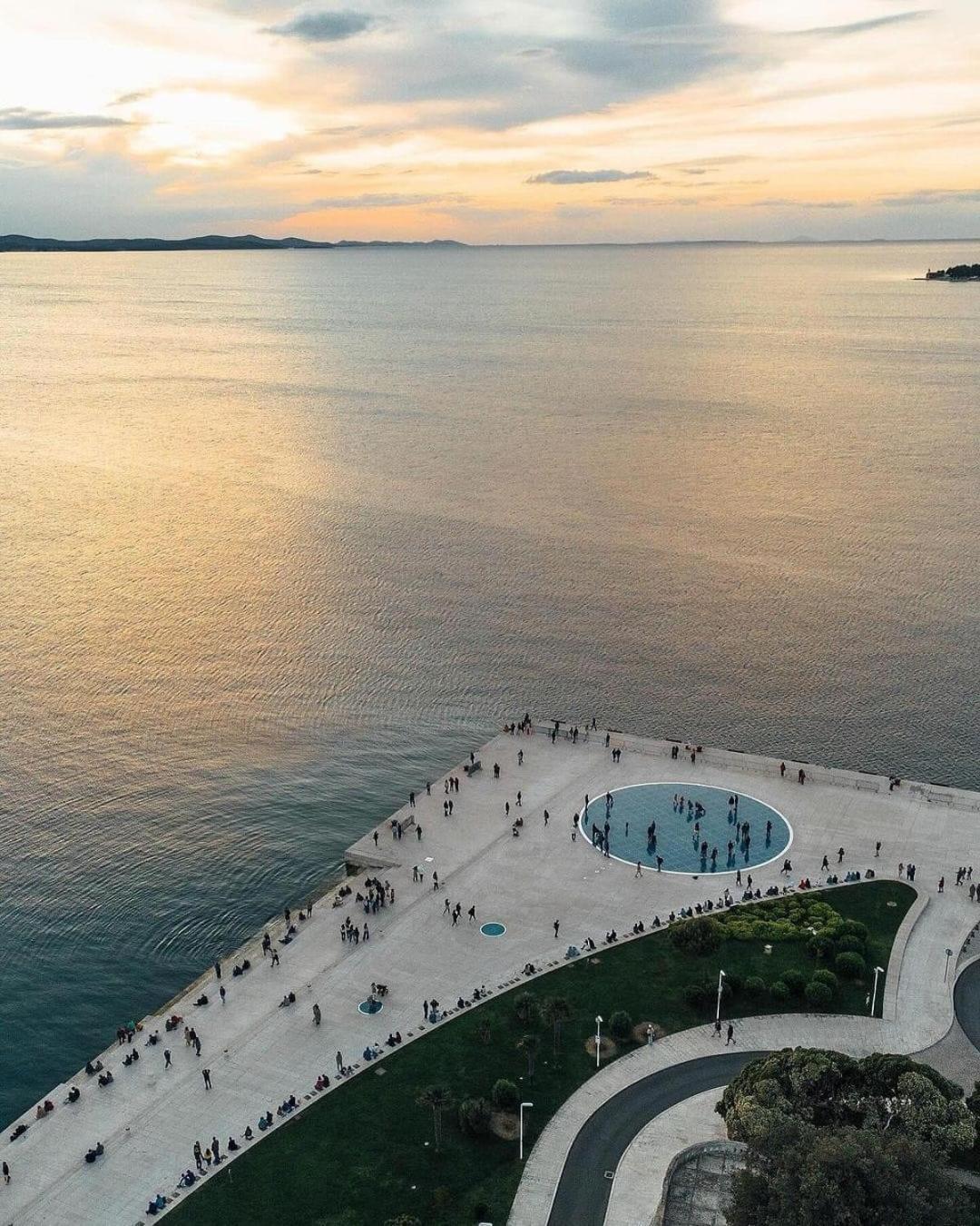 Holiday Apartments Ivano & Leo - Private Parking Zadar Eksteriør billede