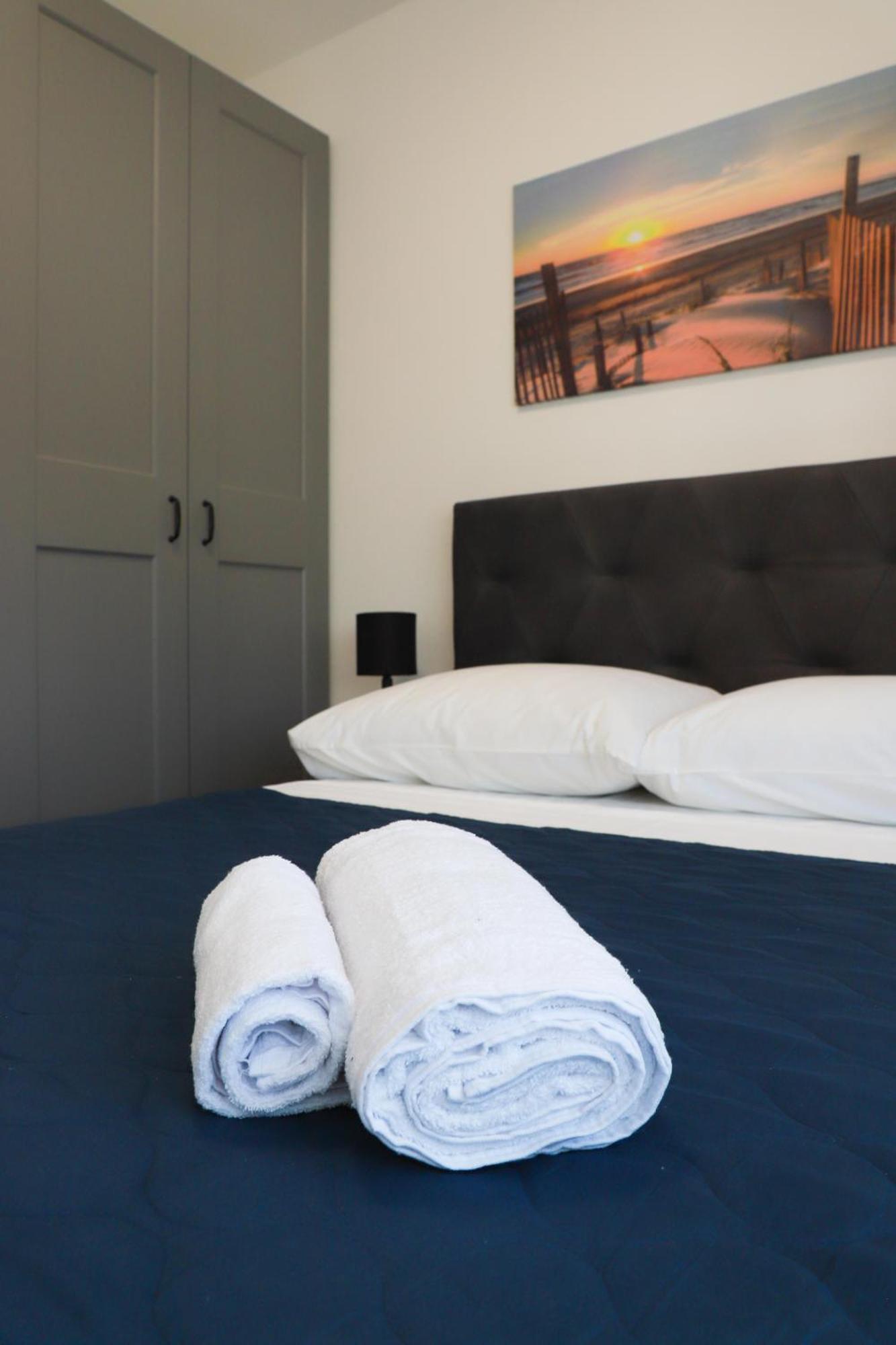 Holiday Apartments Ivano & Leo - Private Parking Zadar Eksteriør billede