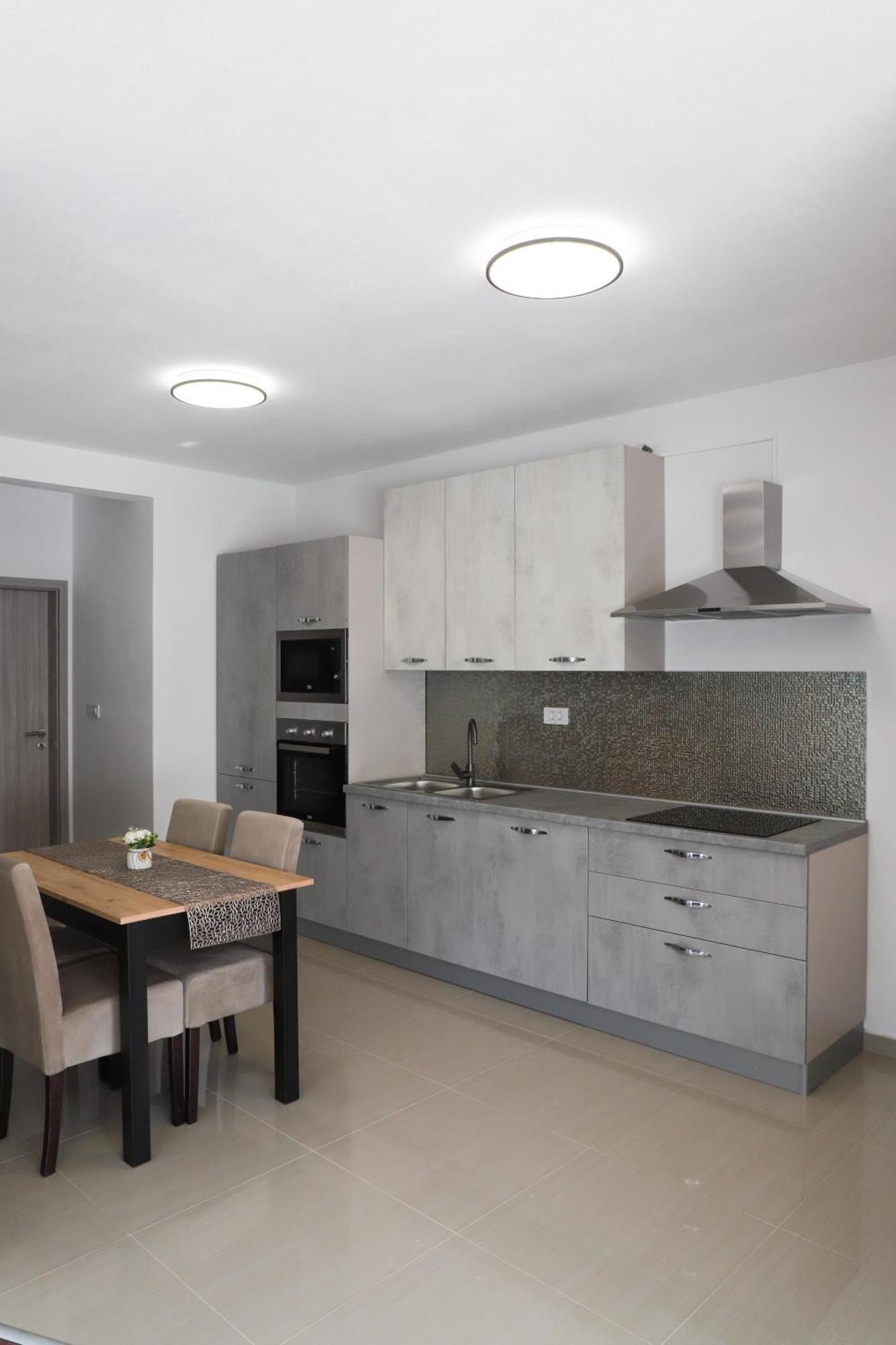 Holiday Apartments Ivano & Leo - Private Parking Zadar Eksteriør billede