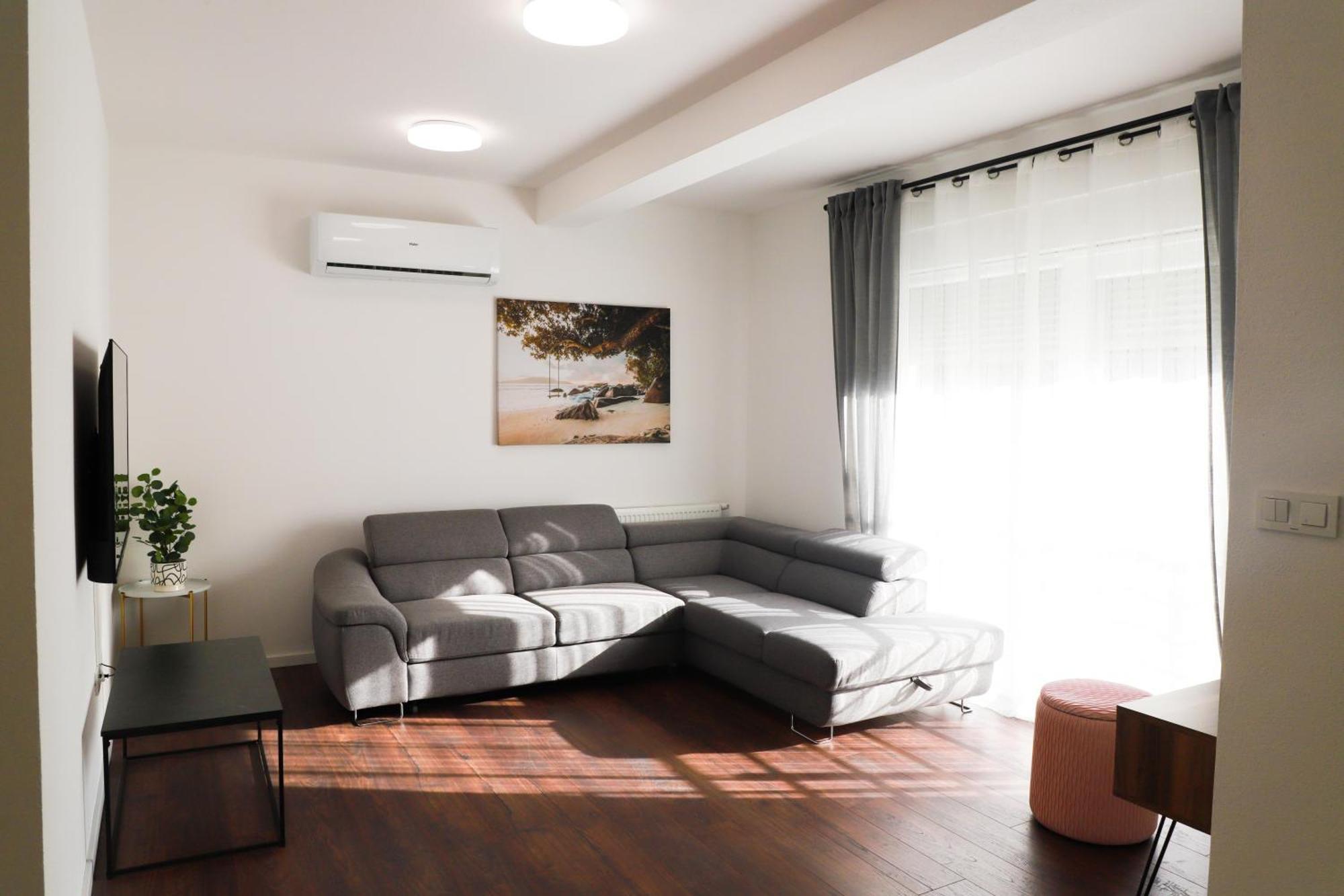 Holiday Apartments Ivano & Leo - Private Parking Zadar Eksteriør billede