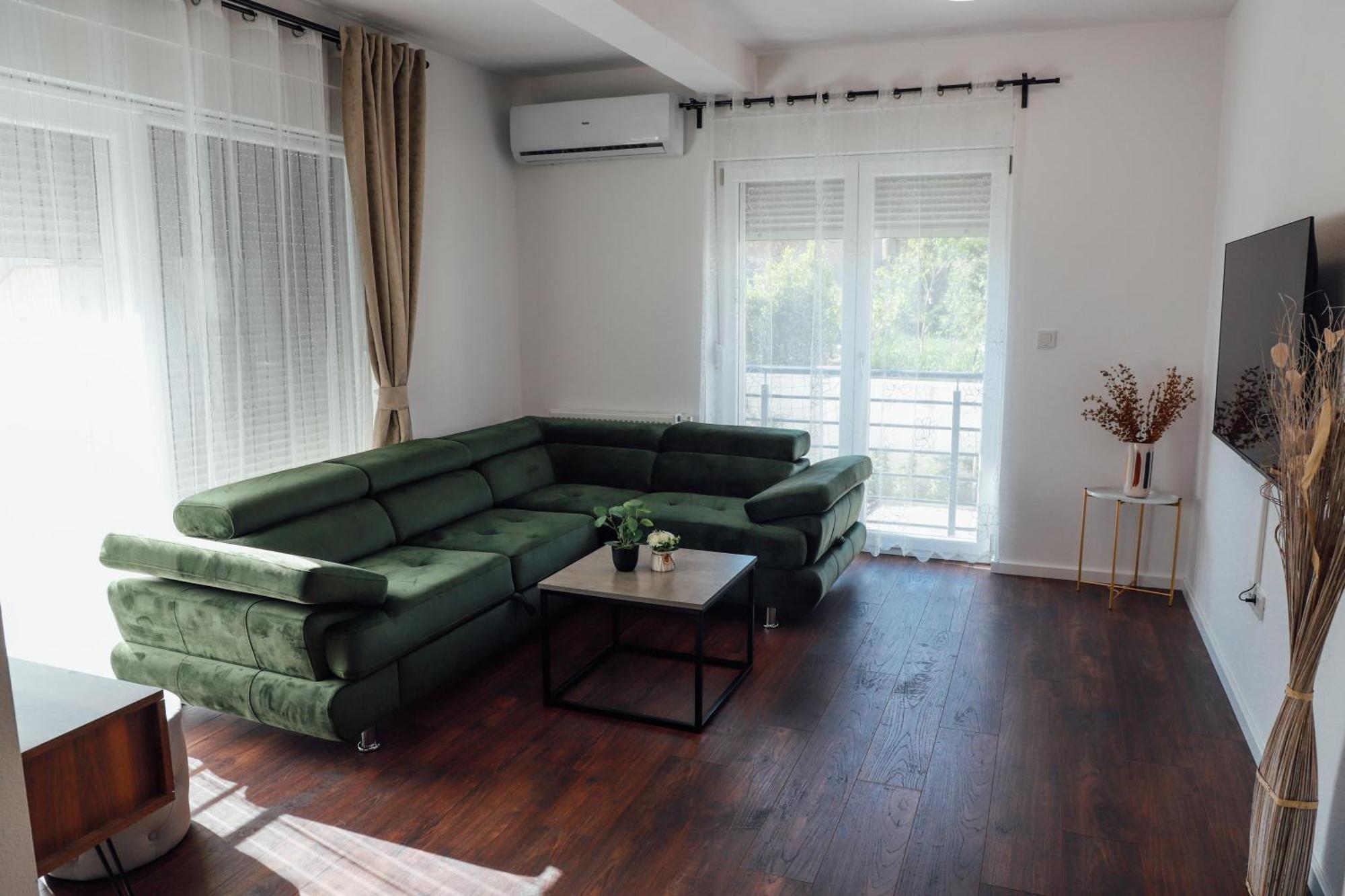 Holiday Apartments Ivano & Leo - Private Parking Zadar Eksteriør billede