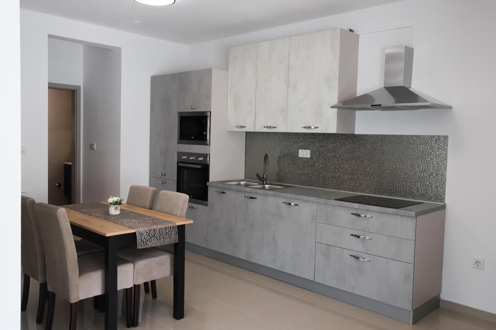Holiday Apartments Ivano & Leo - Private Parking Zadar Eksteriør billede