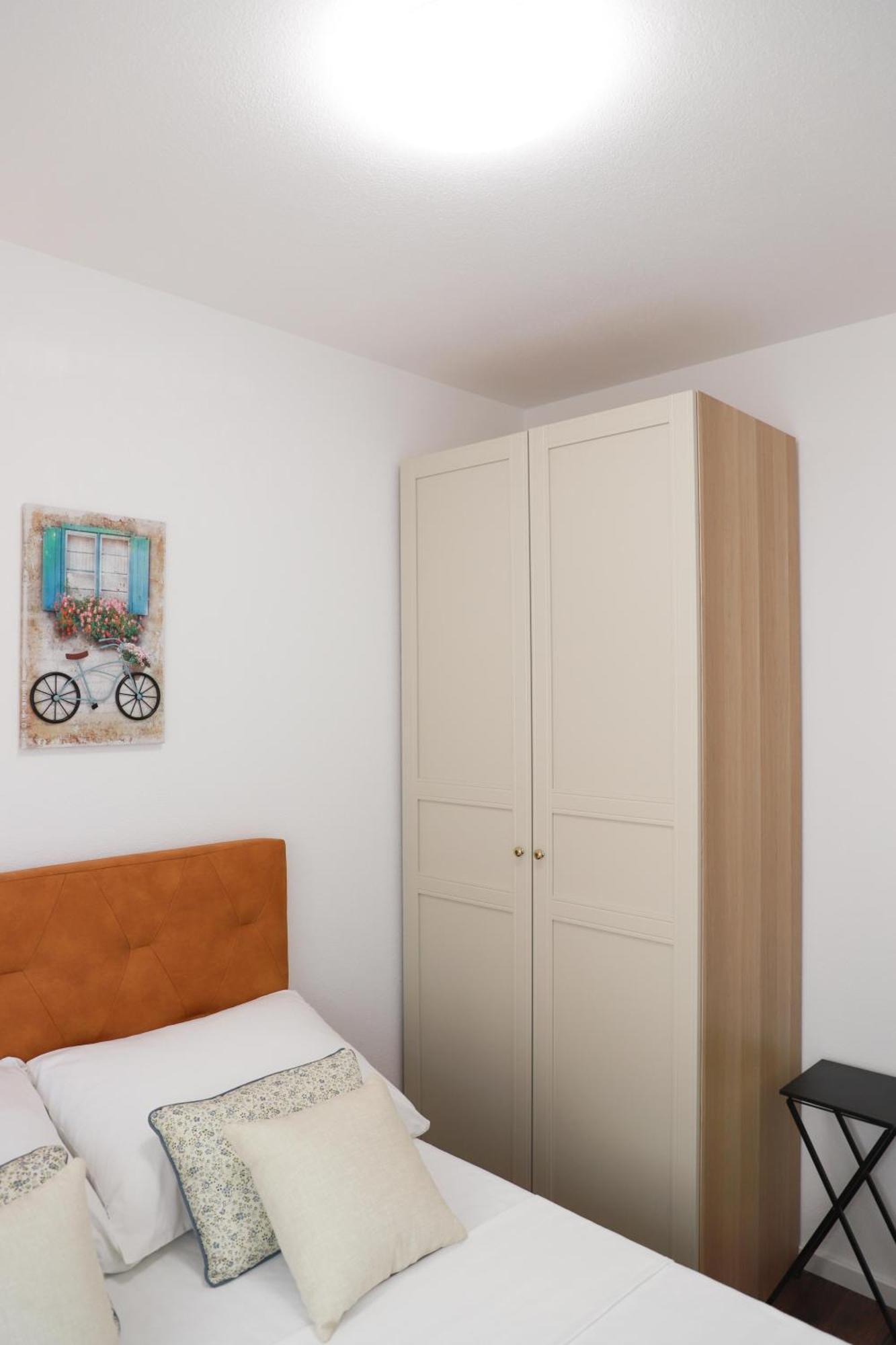 Holiday Apartments Ivano & Leo - Private Parking Zadar Eksteriør billede