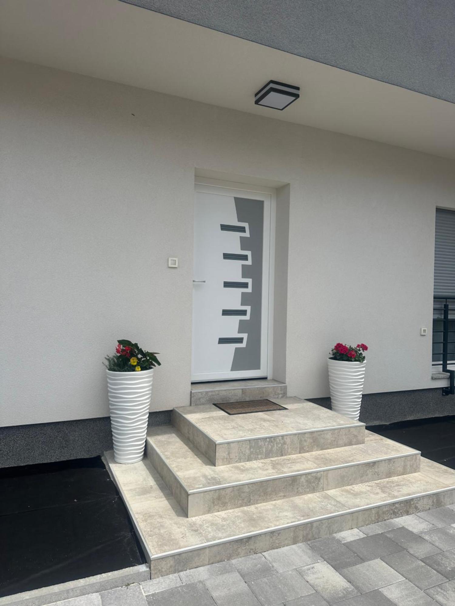 Holiday Apartments Ivano & Leo - Private Parking Zadar Eksteriør billede